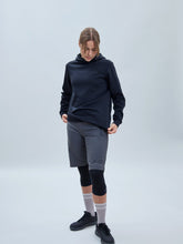 Załaduj obraz do przeglądarki galerii, Bluza damska z kapturem POC W&#39;s Poise Hoodie - Ur. Black
