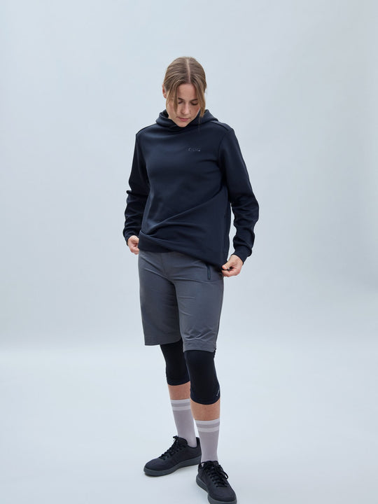 Załaduj obraz do przeglądarki galerii, Bluza damska z kapturem POC W&#39;s Poise Hoodie - Ur. Black
