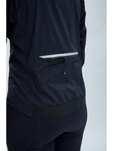 Załaduj obraz do przeglądarki galerii, Kurtka rowerowa POC W&#39;s Essential Splash Jacket - Ur. Black
