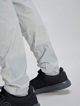 Załaduj obraz do przeglądarki galerii, Spodnie rowerowe POC W's Motion Pants - Granite Grey
