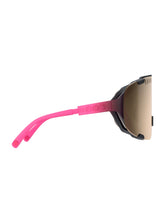 Załaduj obraz do przeglądarki galerii, Okulary rowerowe POC Devour - Fluo. Pink/Ur. Black Transl. | Clarity Trail Brown Silver Mirror cat 2
