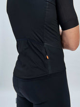 Załaduj obraz do przeglądarki galerii, Koszulka rowerowa POC M&#39;s Essential Road Logo Jersey  - Ur. Black/ Hyd. White
