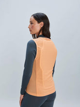 Załaduj obraz do przeglądarki galerii, Ochraniacz POC W's VPD Air Vest - Apricot Sunstone
