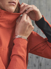 Załaduj obraz do przeglądarki galerii, Bluza POC W’s MANTLE THERMAL HOODIE - Agate Red - poc warszawa

