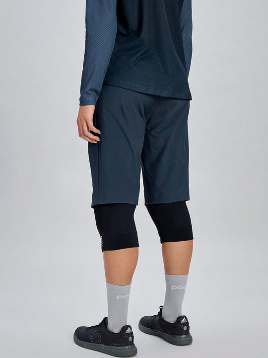Załaduj obraz do przeglądarki galerii, Spodenki rowerowe POC W's Motion Shorts - Apatite Navy
