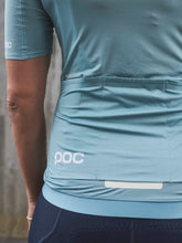 Załaduj obraz do przeglądarki galerii, Koszulka rowerowa POC W&#39;s PRISTINE Jersey - Lt Dioptase Blue
