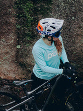 Załaduj obraz do przeglądarki galerii, Koszulka Rowerowa POC ESSENTIAL MTB W&#39;S JERSEY
