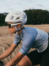 Załaduj obraz do przeglądarki galerii, Koszulka Rowerowa POC ESSENTIAL ROAD W'S LIGHT
