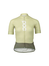 Załaduj obraz do przeglądarki galerii, Koszulka rowerowa POC W&#39;s ESSENTIAL ROAD LOGO Jersey - Prehnite Green/Epid. Green