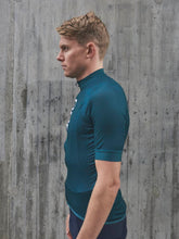 Załaduj obraz do przeglądarki galerii, Koszulka rowerowa POC M&#39;s ESSENTIAL ROAD LOGO Jersey - Dioptase Blue