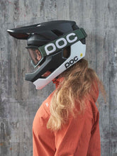 Załaduj obraz do przeglądarki galerii, Gogle rowerowe POC ORA CLARITY - Epid. Green | Crality Trail Brown/No Mirror Cat 1